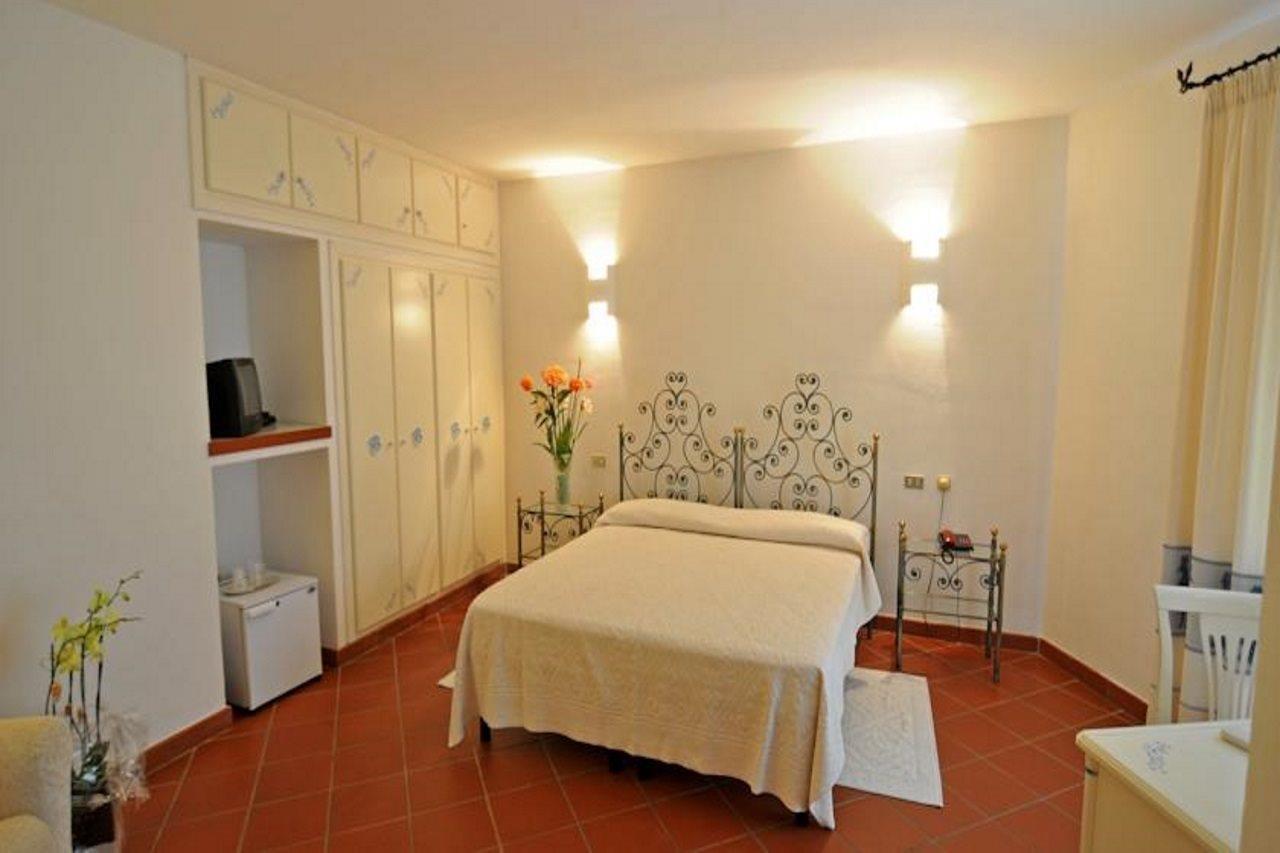 Hotel Il Piccolo Golf Porto Cervo Ruang foto