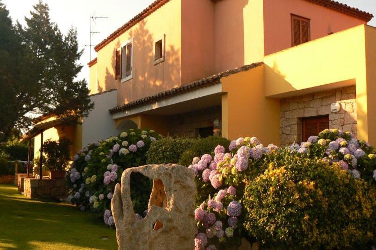 Hotel Il Piccolo Golf Porto Cervo Bagian luar foto
