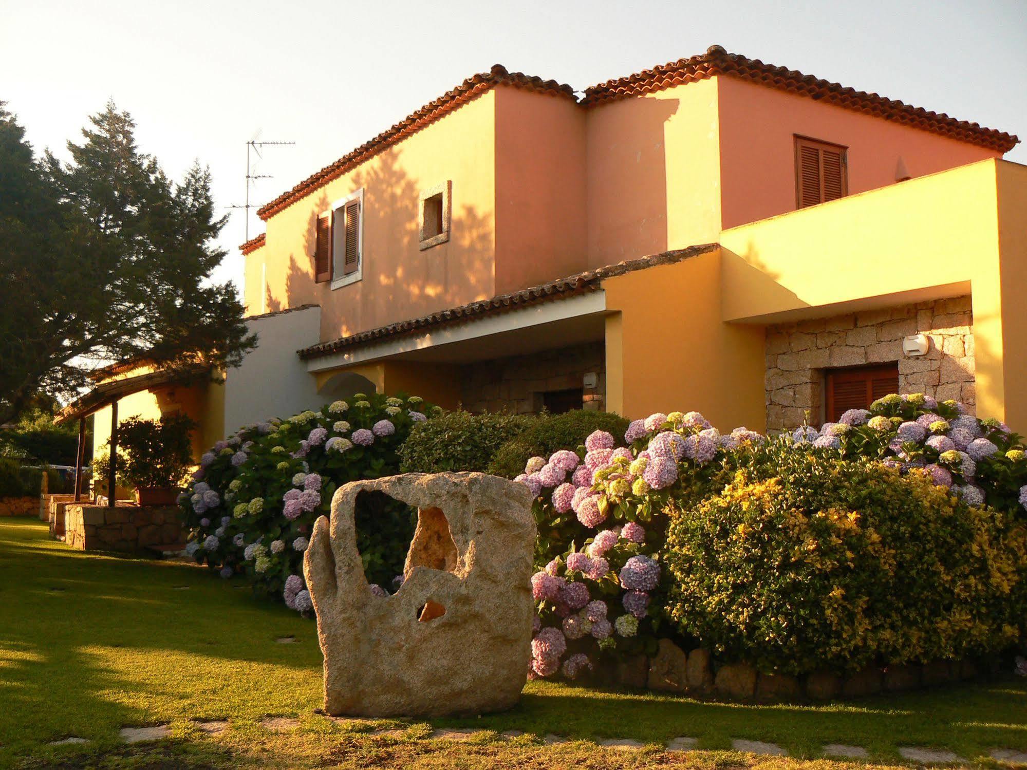 Hotel Il Piccolo Golf Porto Cervo Bagian luar foto