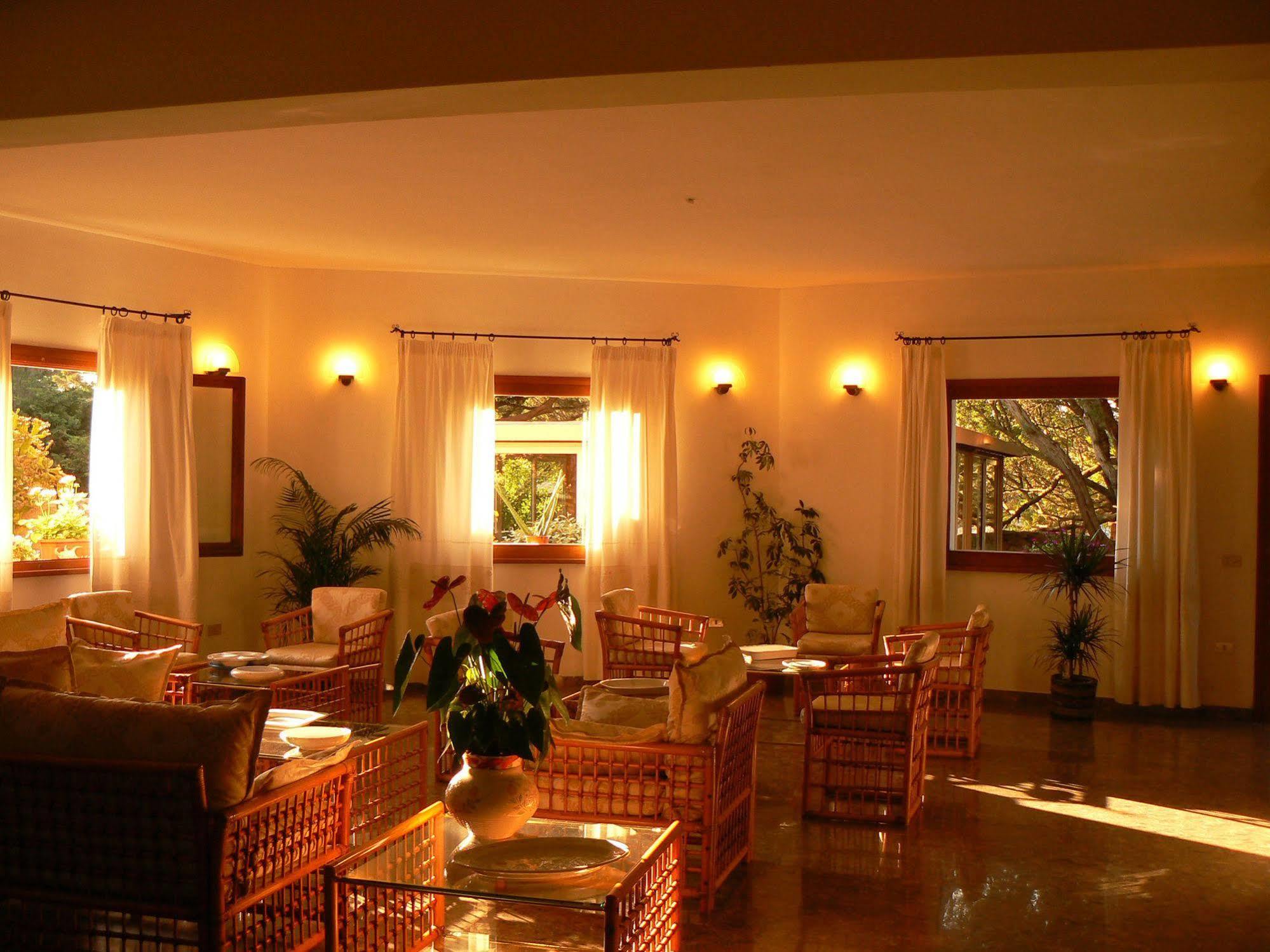 Hotel Il Piccolo Golf Porto Cervo Bagian luar foto