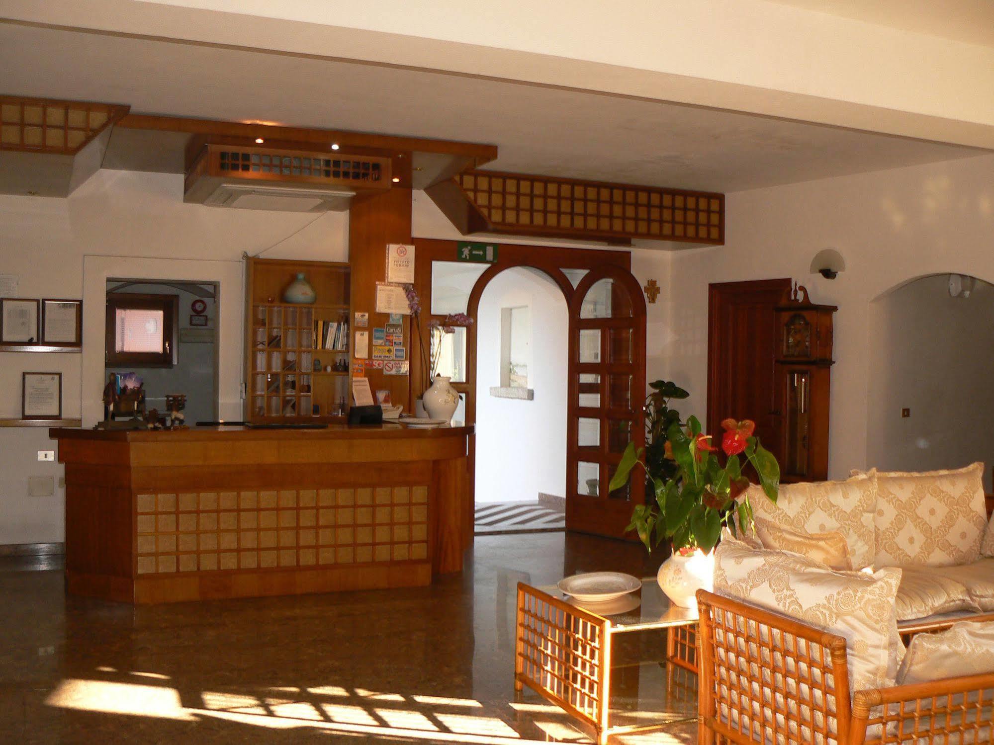 Hotel Il Piccolo Golf Porto Cervo Bagian luar foto