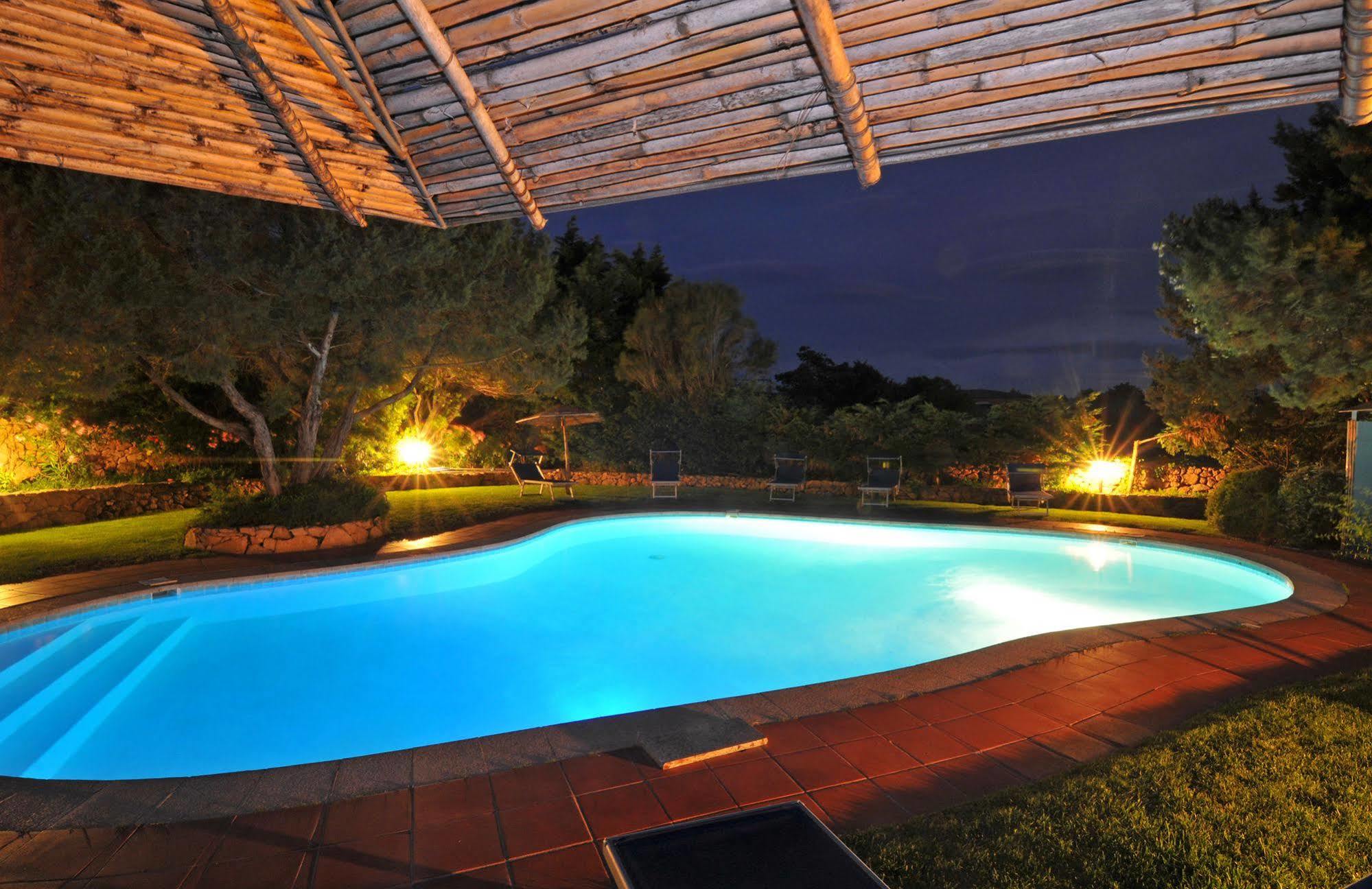 Hotel Il Piccolo Golf Porto Cervo Bagian luar foto