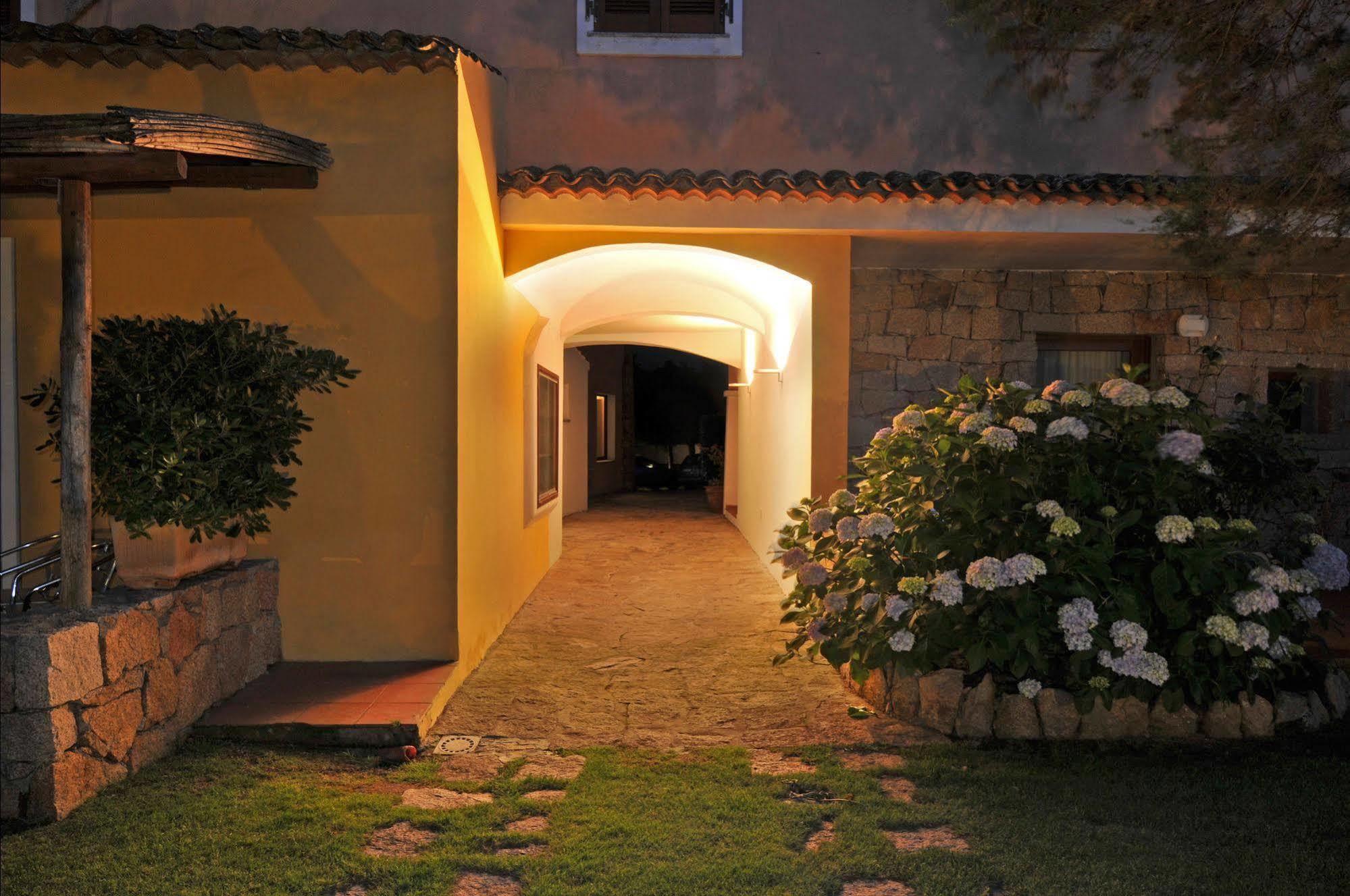 Hotel Il Piccolo Golf Porto Cervo Bagian luar foto